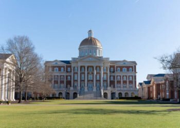 Studying in the USA: Real Costs, Opportunities, and Hidden Challenges